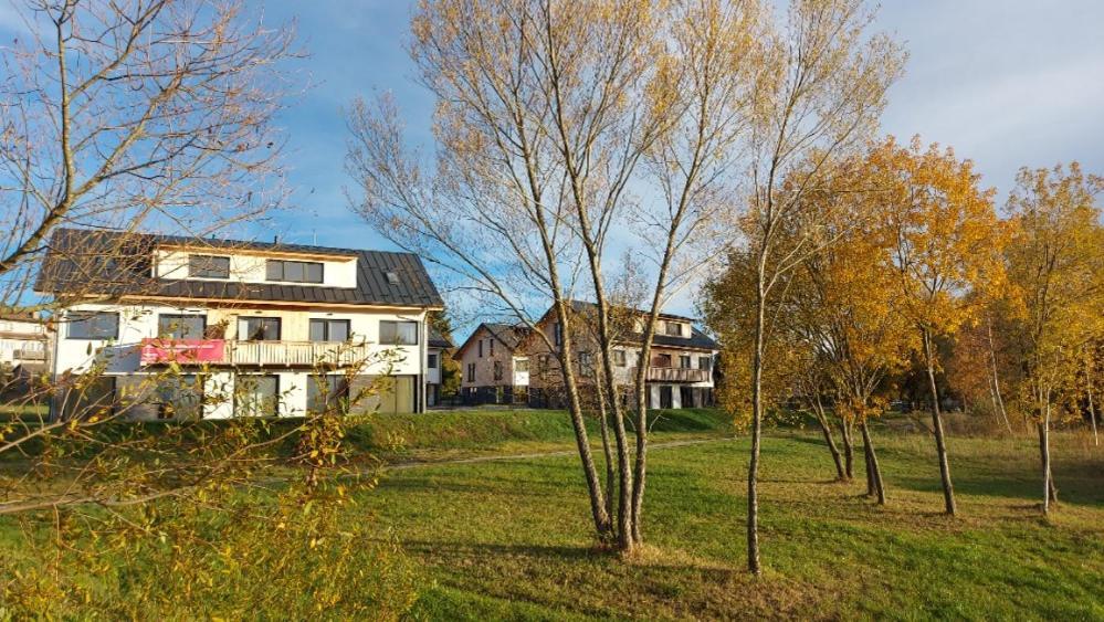 Lipno Apartments Bergmax, Ski Areal Lipno 16Min Dojezd - Resort Male Lipno S Terasou A Zahradkou, Parking Free Cerna v Posumavi Bagian luar foto